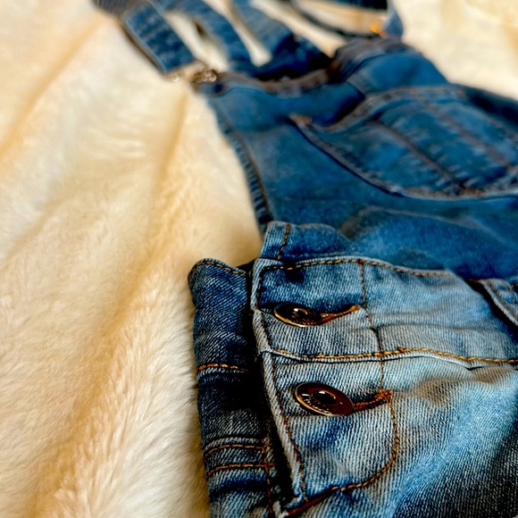 M | Blue Denim Overalls with Knee Embroidery - Picture 4 of 8